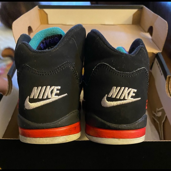 Boys Jordan 5 retro - Picture 3 of 4